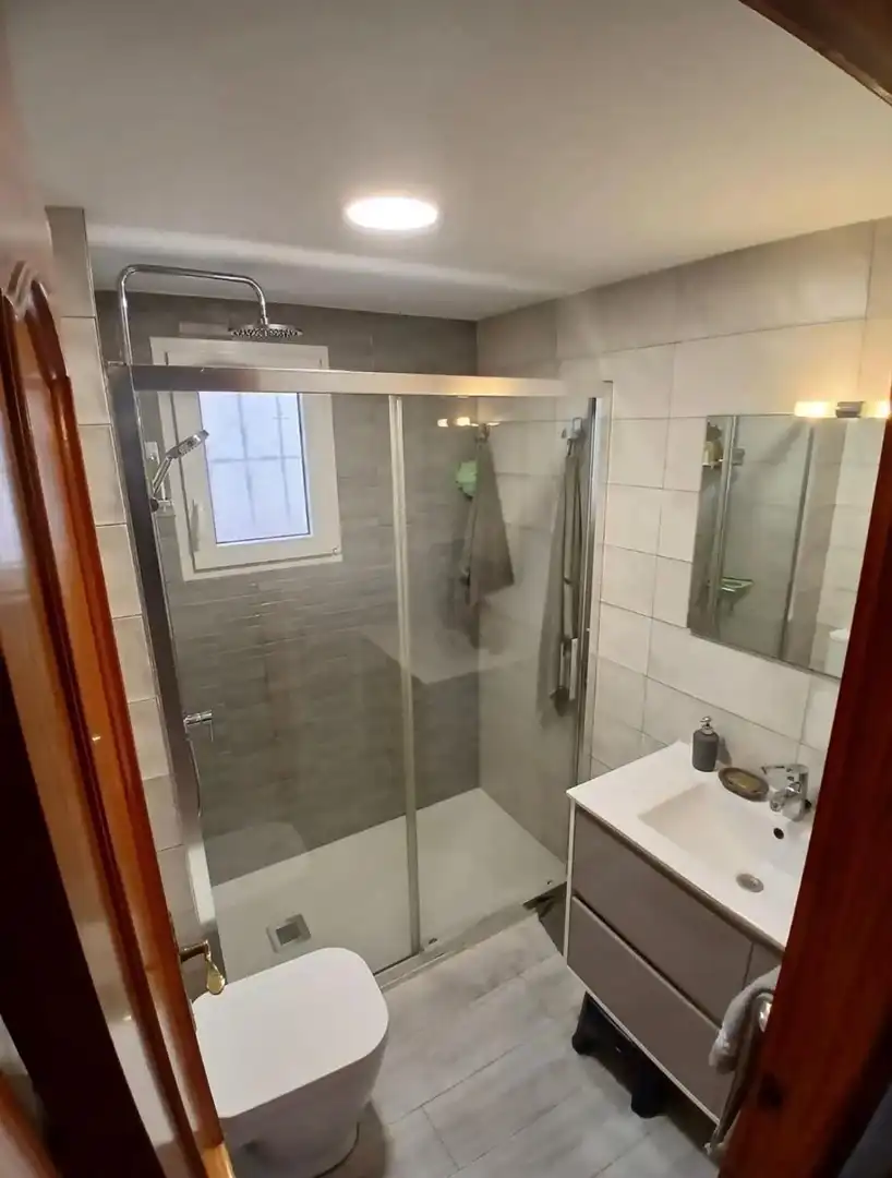 Baño de Planta baja en venta en Barcelona con Aire acondicionado, Calefacción y Trastero