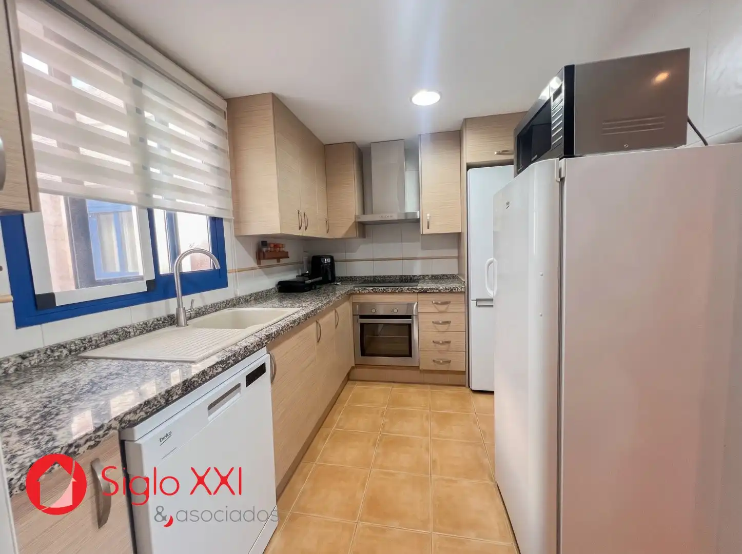 Kitchen of Flat for sale in Madrigal 