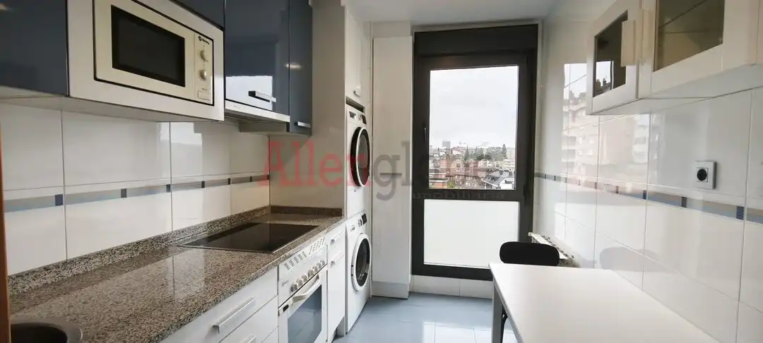 Piso de alquiler en Montecerrao