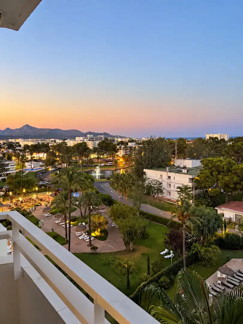 Vista exterior de Apartament de lloguer en Alcúdia amb Aire condicionat, Terrassa i Piscina
