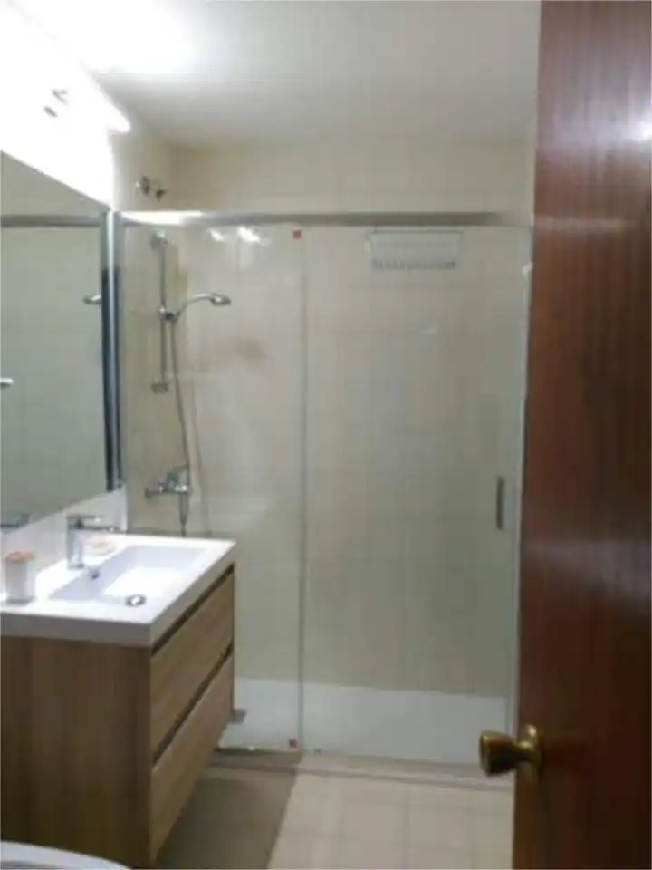 Baño de Piso de alquiler en Sevilla con Amueblado y Piscina comunitaria