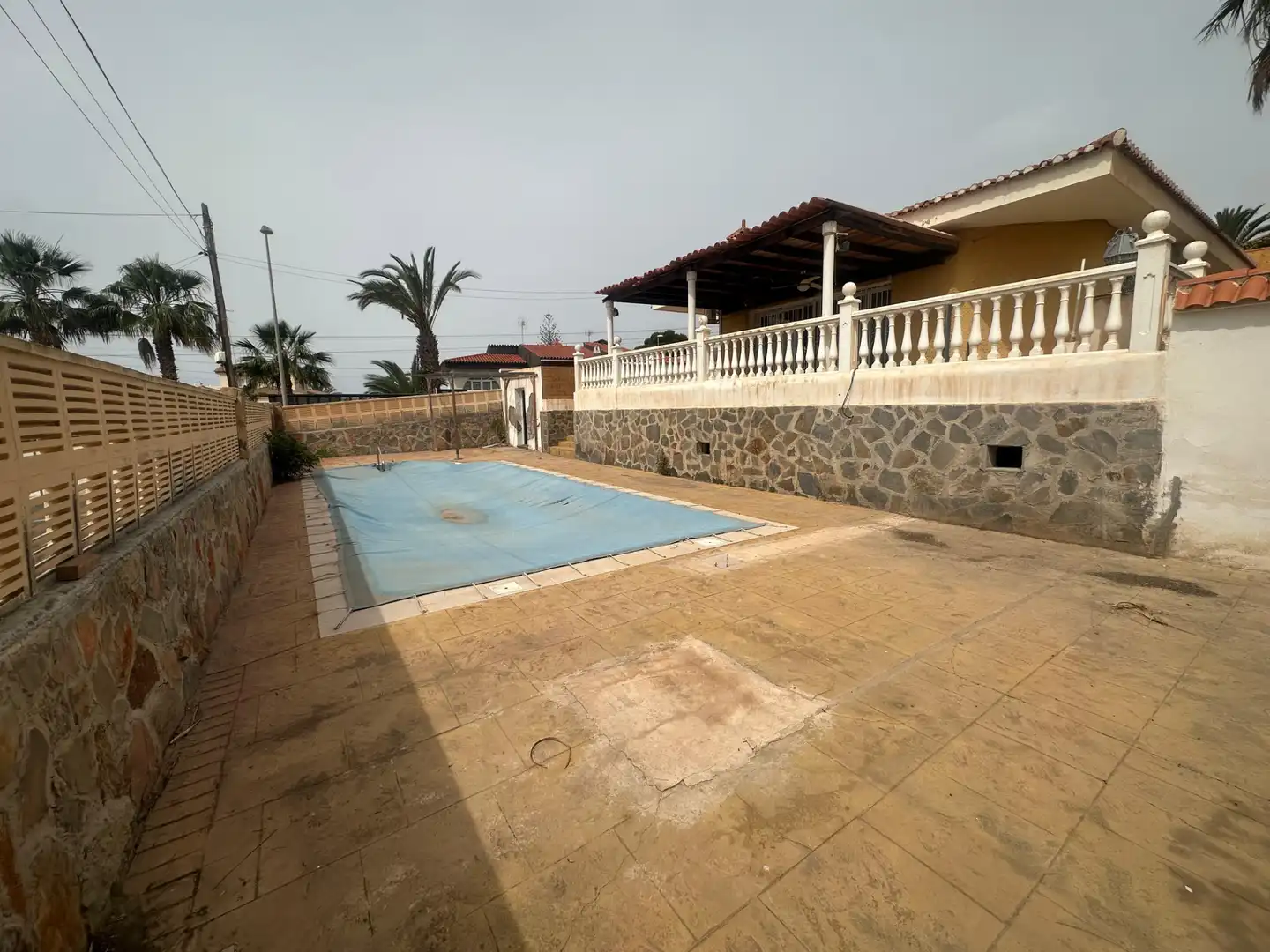 Swimming pool of Houses for sale in Roquetas de Mar