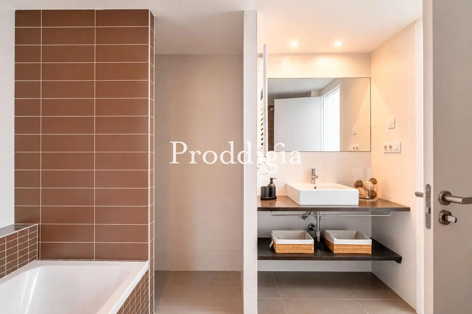 Baño de Casa o chalet de alquiler en Barcelona con Aire acondicionado, Calefacción y Amueblado