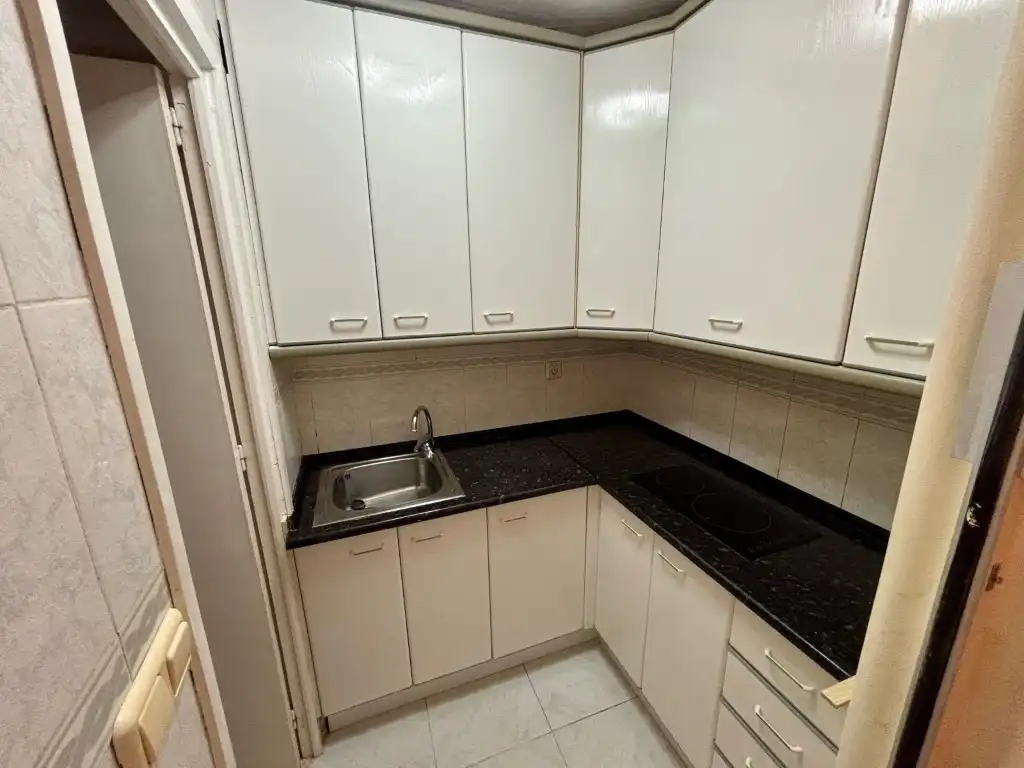 Study for rent in Avenida Paris, Rincón Alto