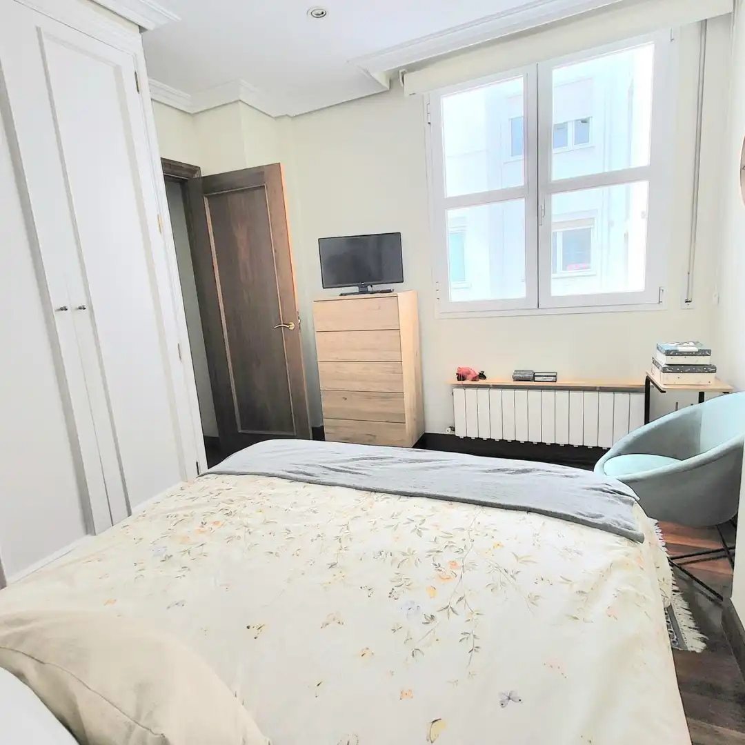 Habitación de Piso en venta en Bilbao  con Calefacción y Trastero