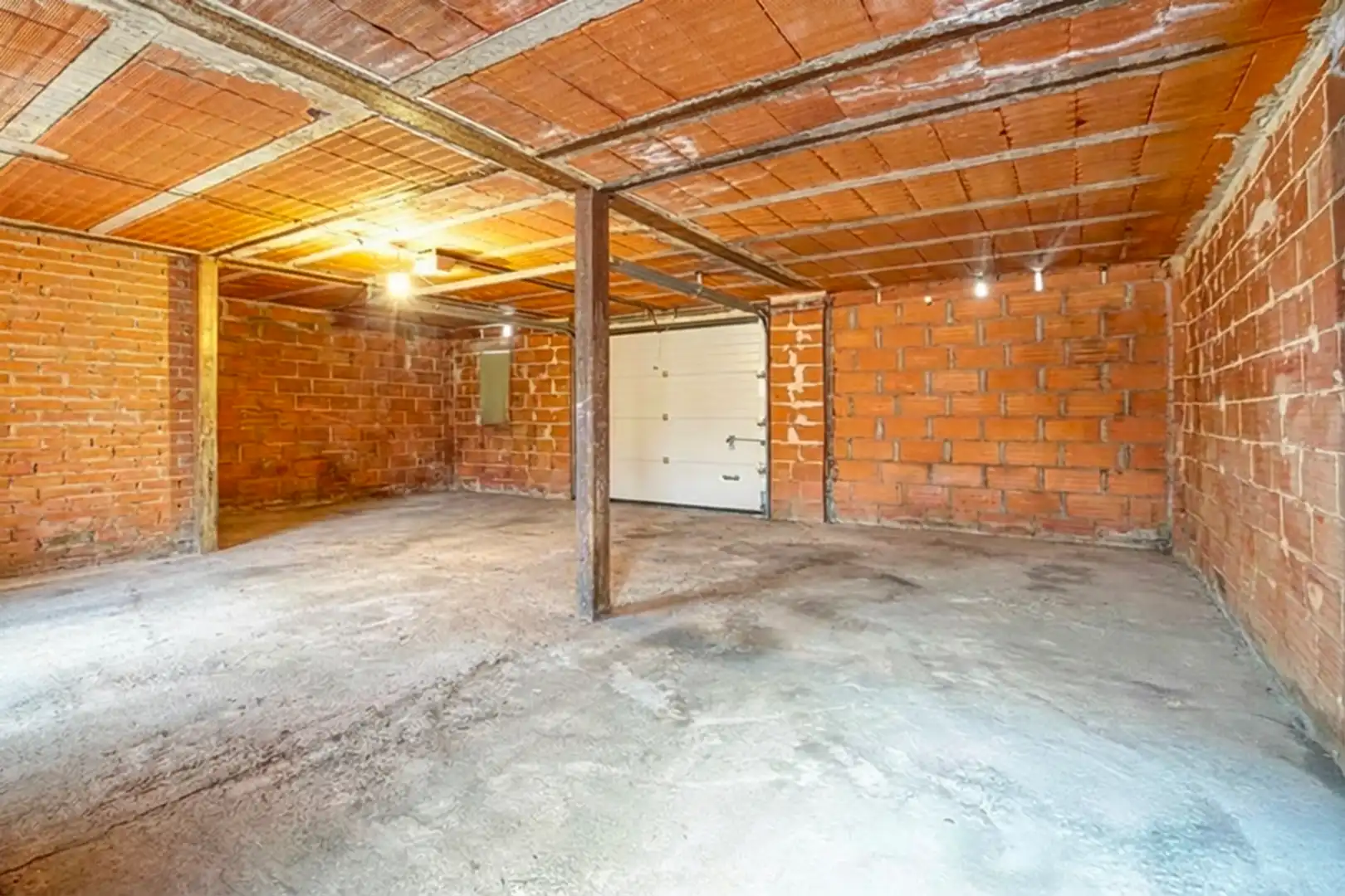 Casa adosada en venta en Ávila con Calefacción, Trastero y Amueblado