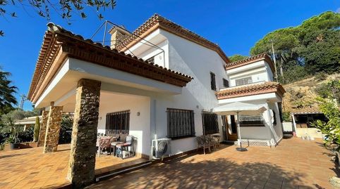 Espaciosa casa con vistas al mar en privilegiada zona de Lloret de Mar - Monterrey con 2 terrenos y proyecto de la segunda casa