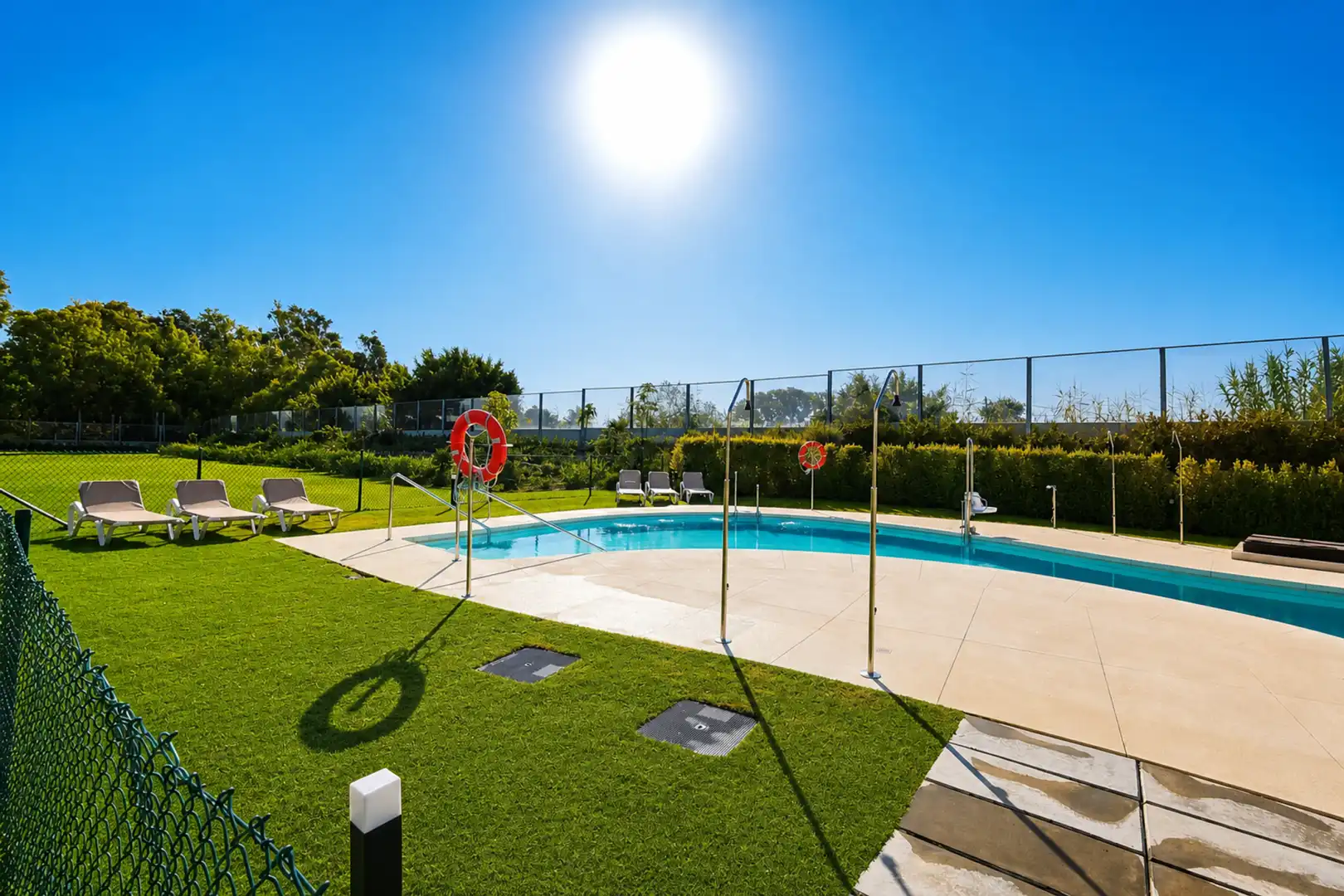 Piscina de Planta baja en venta en Casares con Aire acondicionado, Jardín privado y Terraza