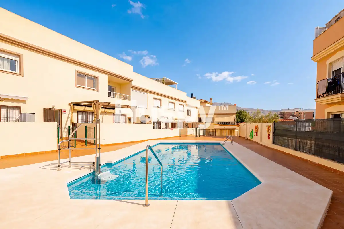 Flat with terrace for sale in Calle Madre Teresa de Calcuta, imagen 2