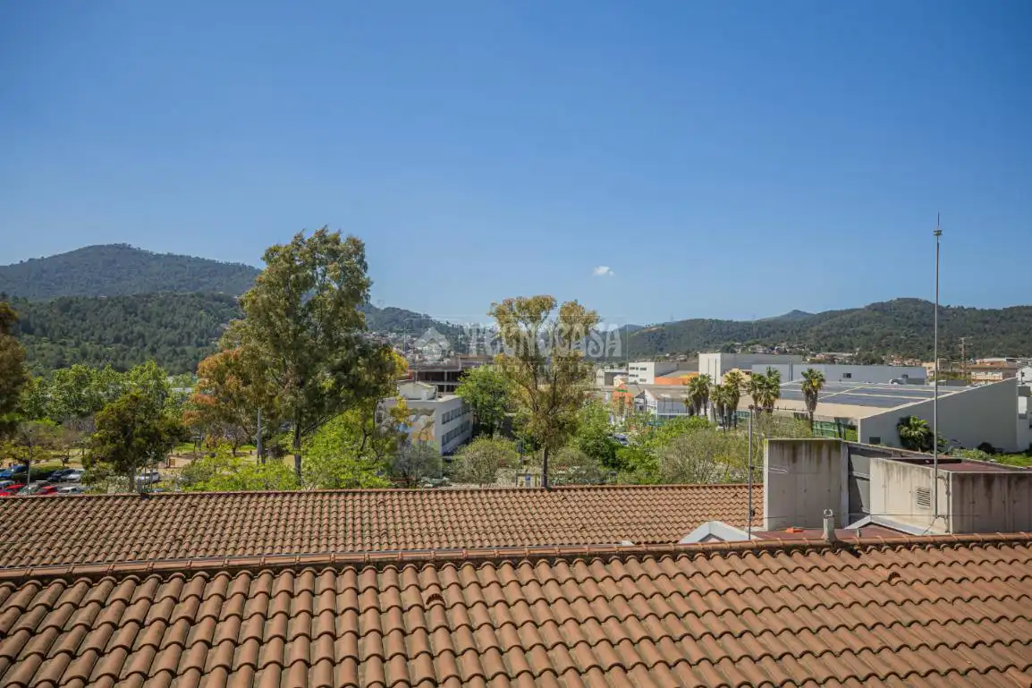 Vista exterior de Piso en venta en Sant Vicenç Dels Horts con Aire acondicionado y Alarma