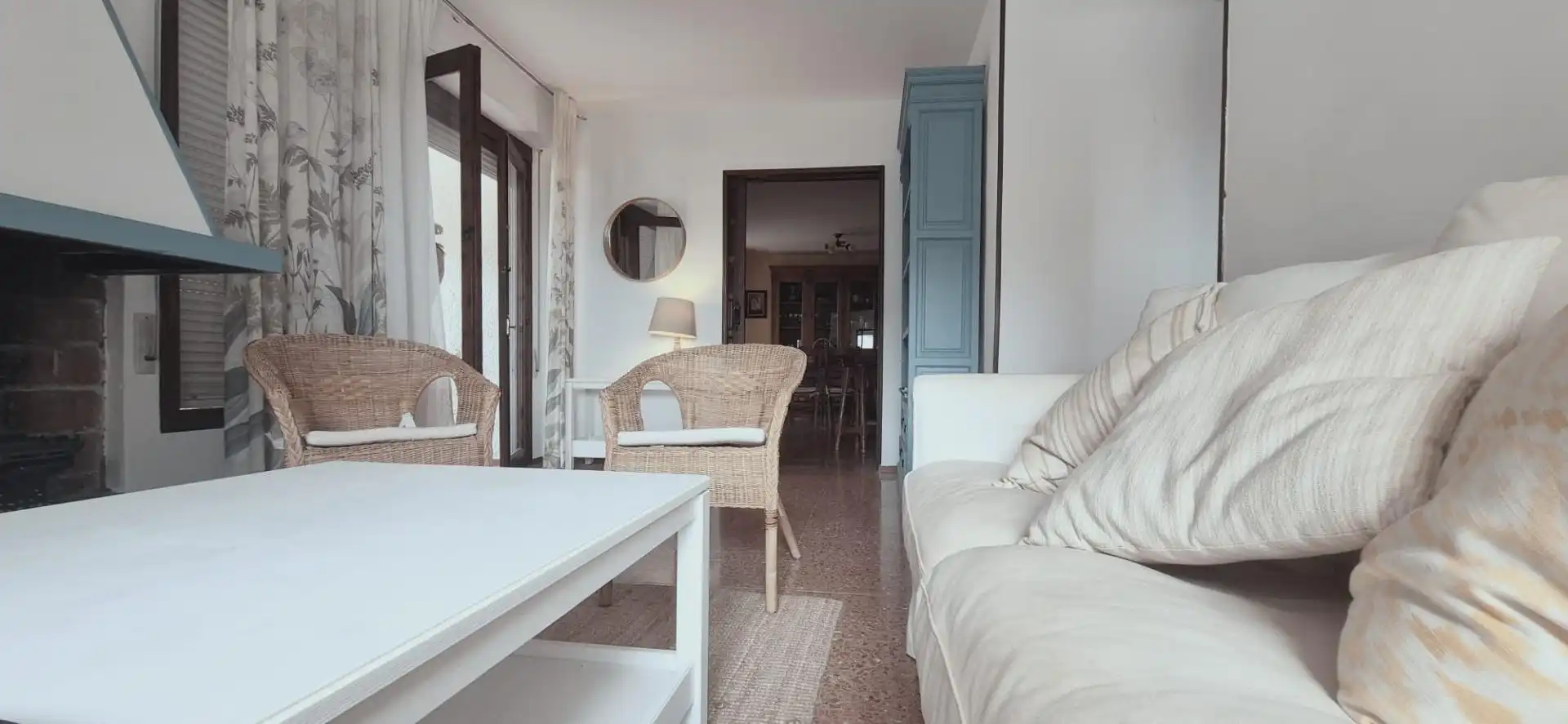 Sala de estar de Piso en venta en Roquetas de Mar con Terraza y Amueblado