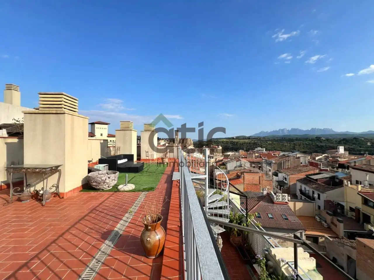 Vista exterior de Ático en venta en Manresa con Parquet, Terraza y Trastero