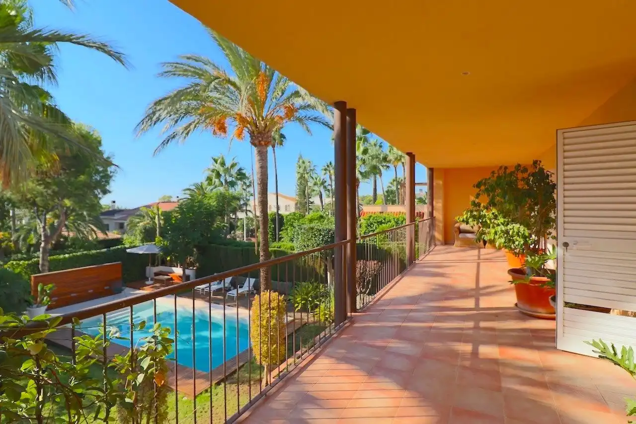 Casa amb piscina en venda a Urbanizaciones, imagen 4