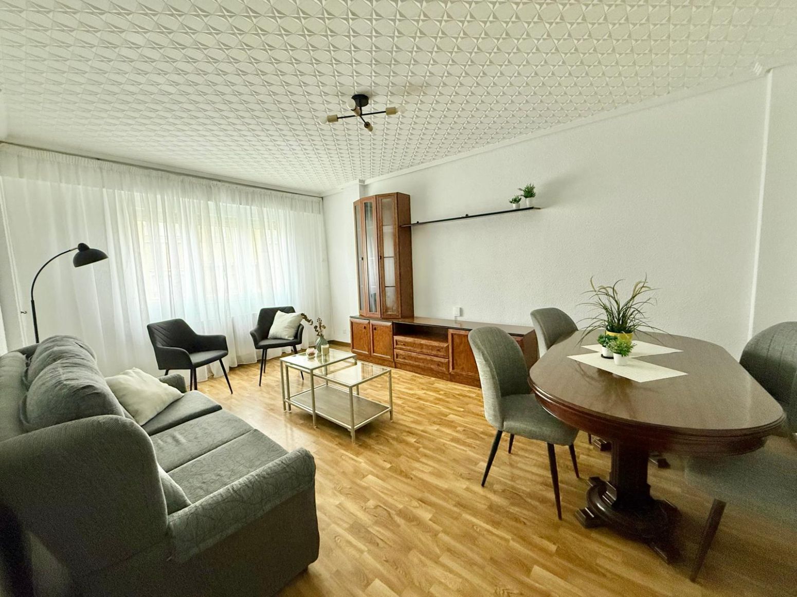 Sala d'estar de Pis de lloguer en  Logroño amb Calefacció i Terrassa
