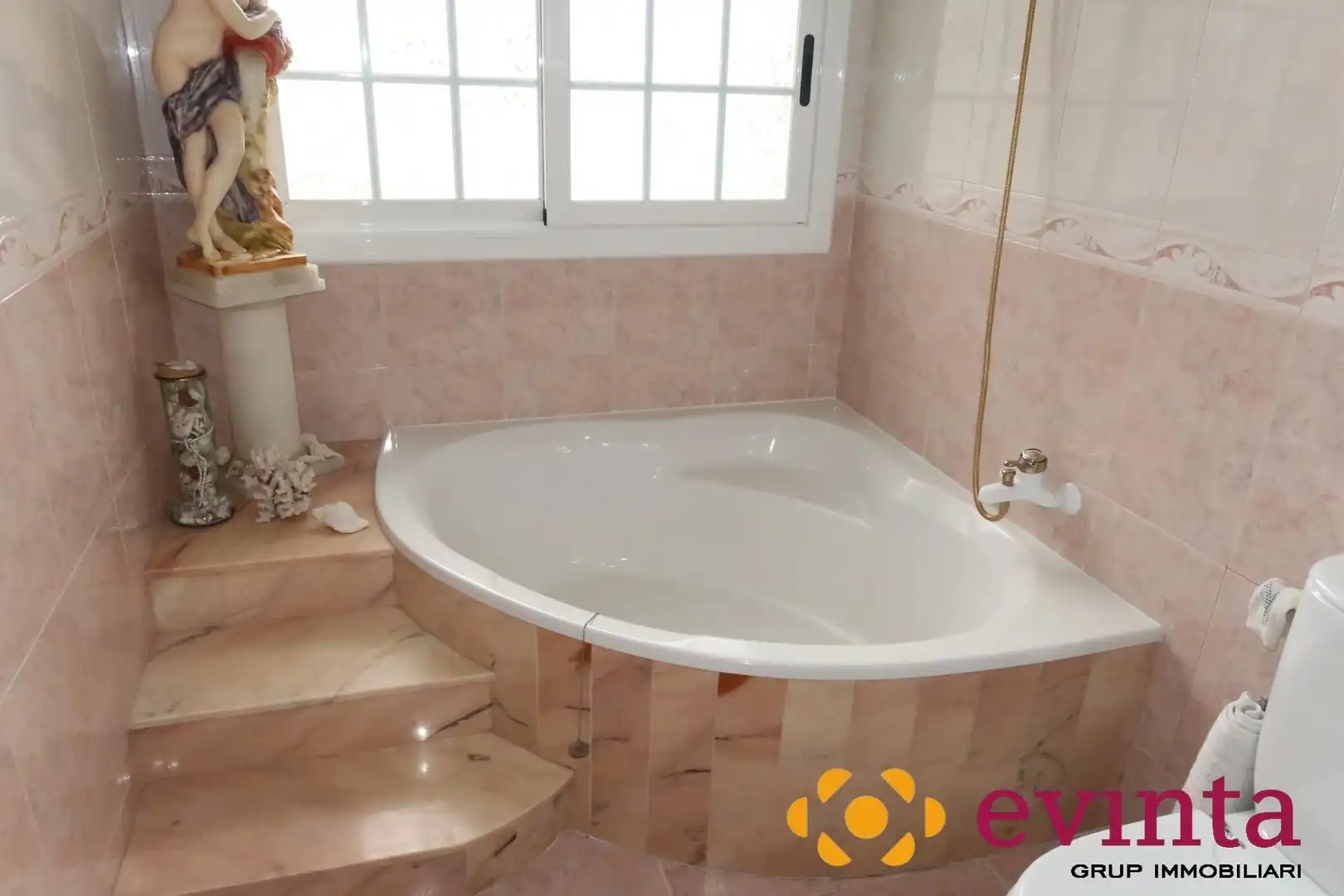 Baño de Casa o chalet en venta en Vallirana con Calefacción, Jardín privado y Terraza