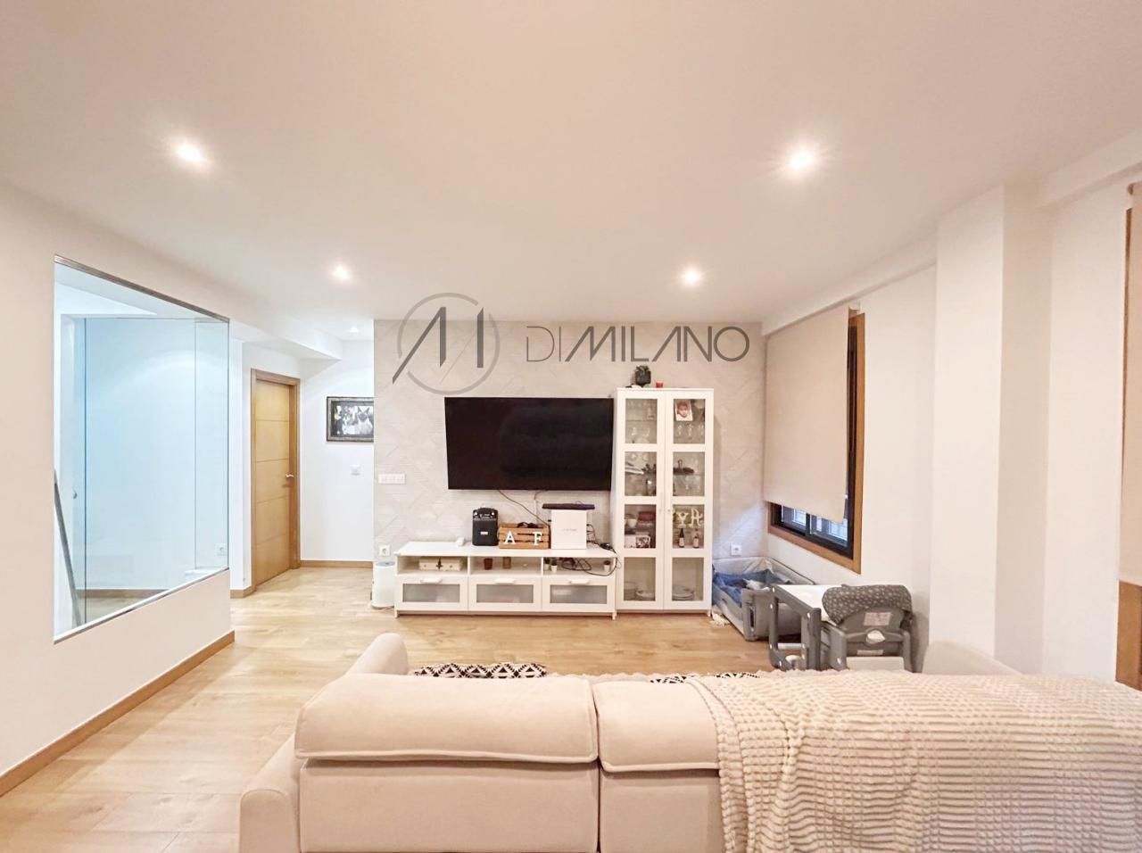 Living room of Flat for sale in Vigo   with Heating and Parquet flooring