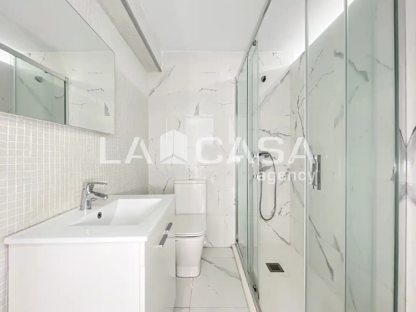 Baño de Local en venta en Badalona
