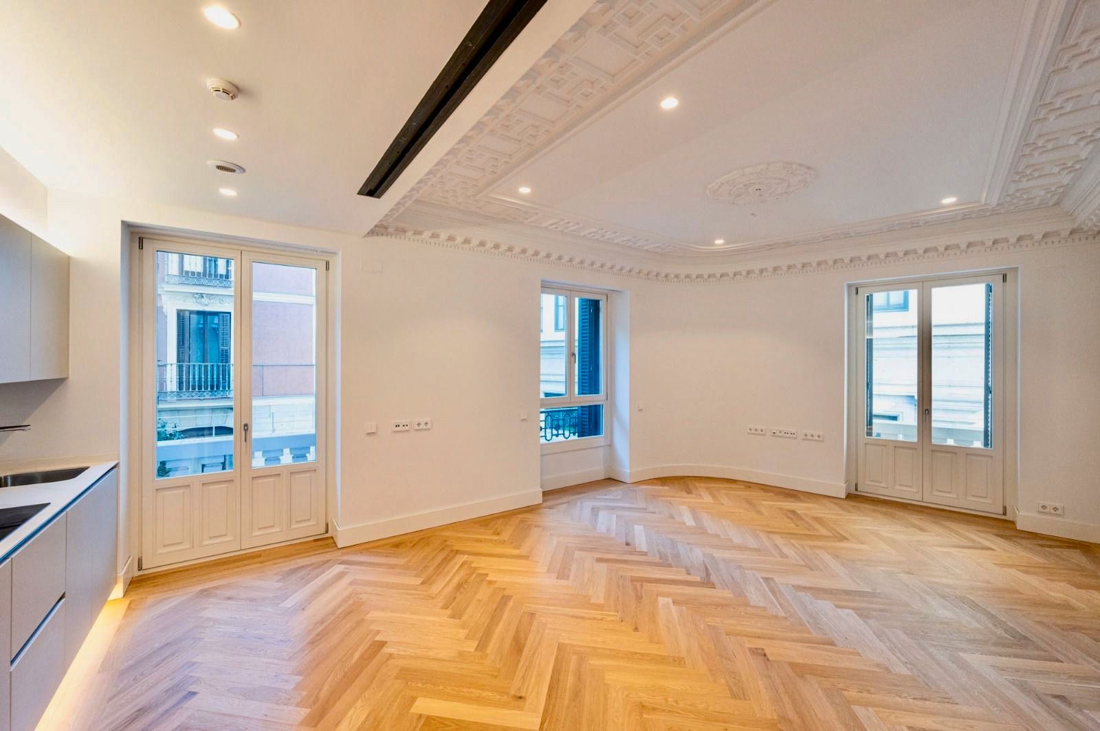 Living room of Flat for sale in  Madrid Capital  with Air Conditioner, Terrace and Oven