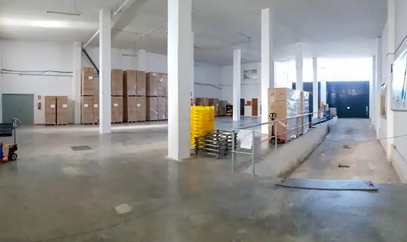 Nave industrielle à vendre à Avenida del Peronne