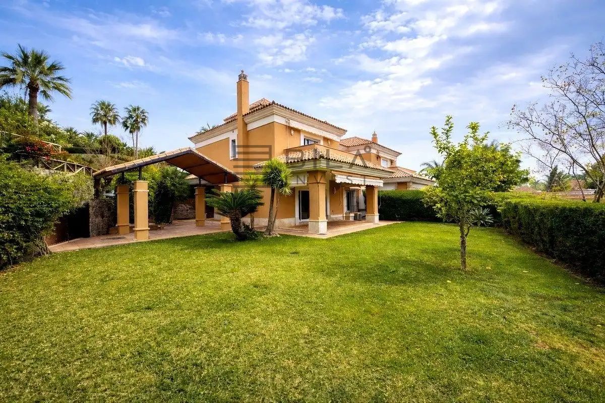 Casa a schiera con piscina in vendita a Santa Clara