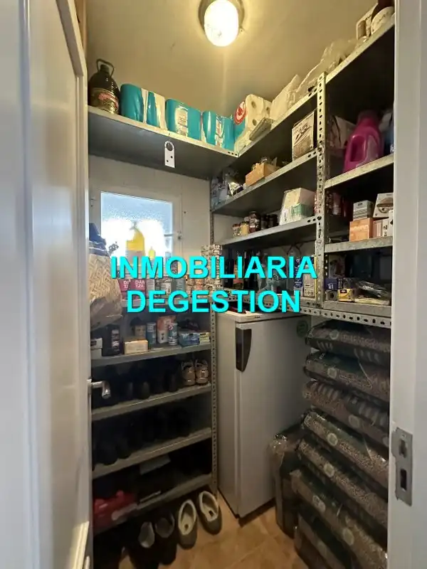 Casa o xalet en venda en Linares amb Aire condicionat, Calefacció i Jardí privat