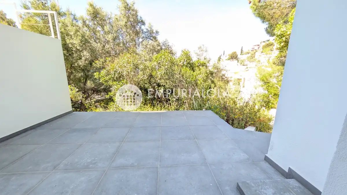 Terrace of Houses for sale in Roses  with Air Conditioner and Private garden