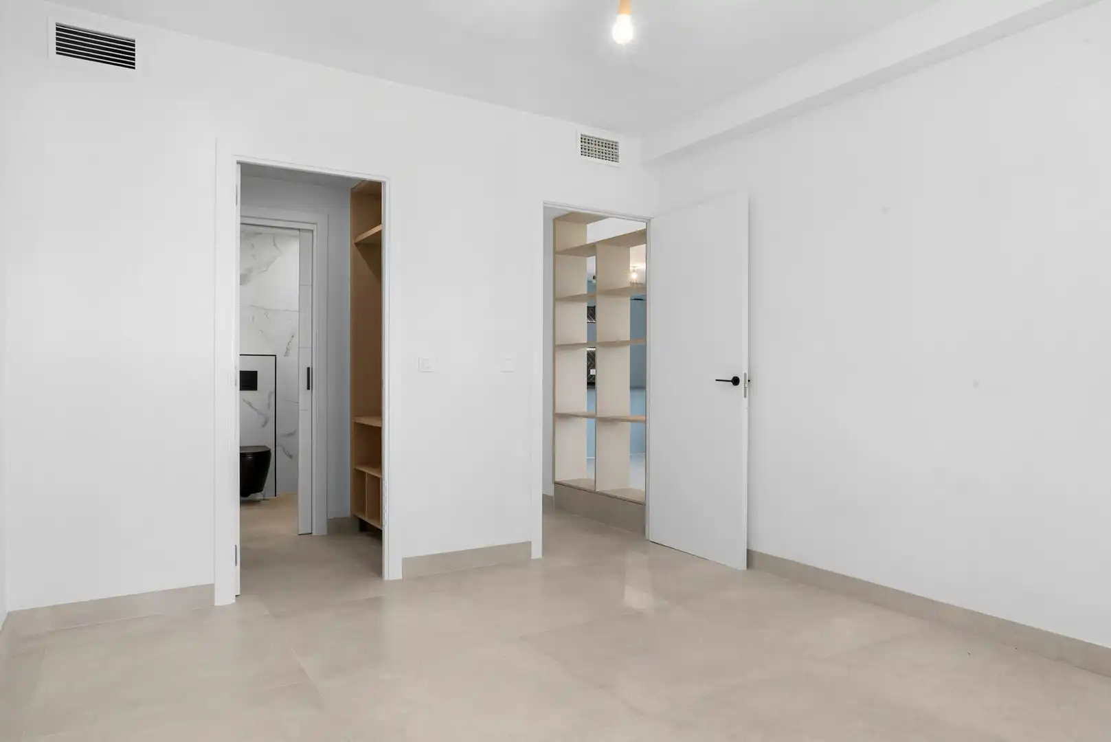 Habitación de Planta baja en venta en Marbella con Aire acondicionado, Jardín privado y Terraza