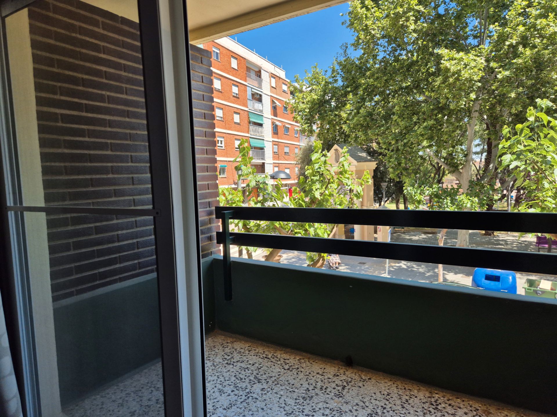 Vista exterior de Pis en venda en Foios amb Terrassa i Balcó