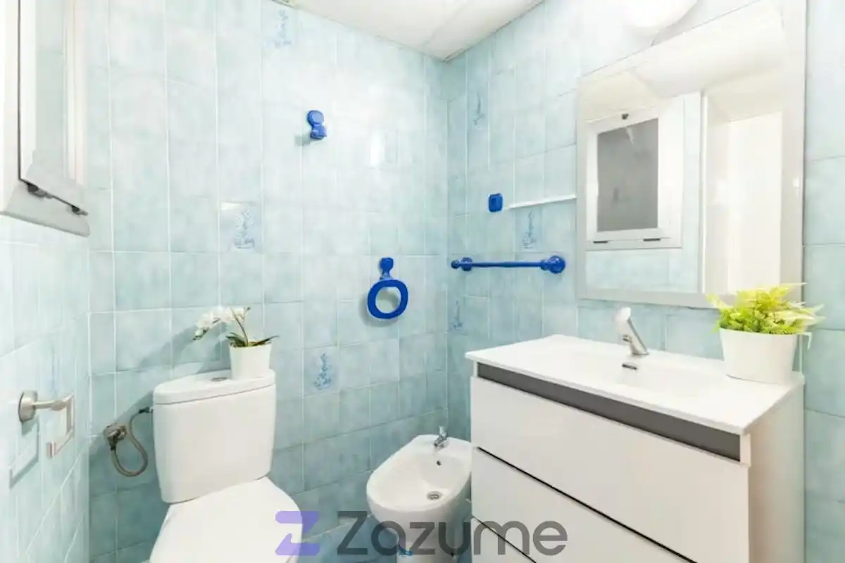 Baño de Piso para compartir en Valencia con Calefacción, Amueblado y Horno