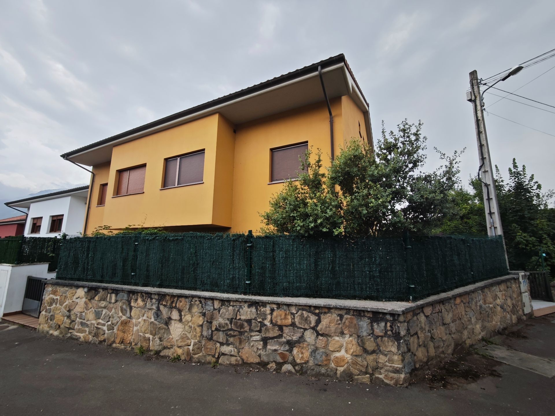 Vista exterior de Pis en venda en Llanes amb Calefacció, Jardí privat i Terrassa