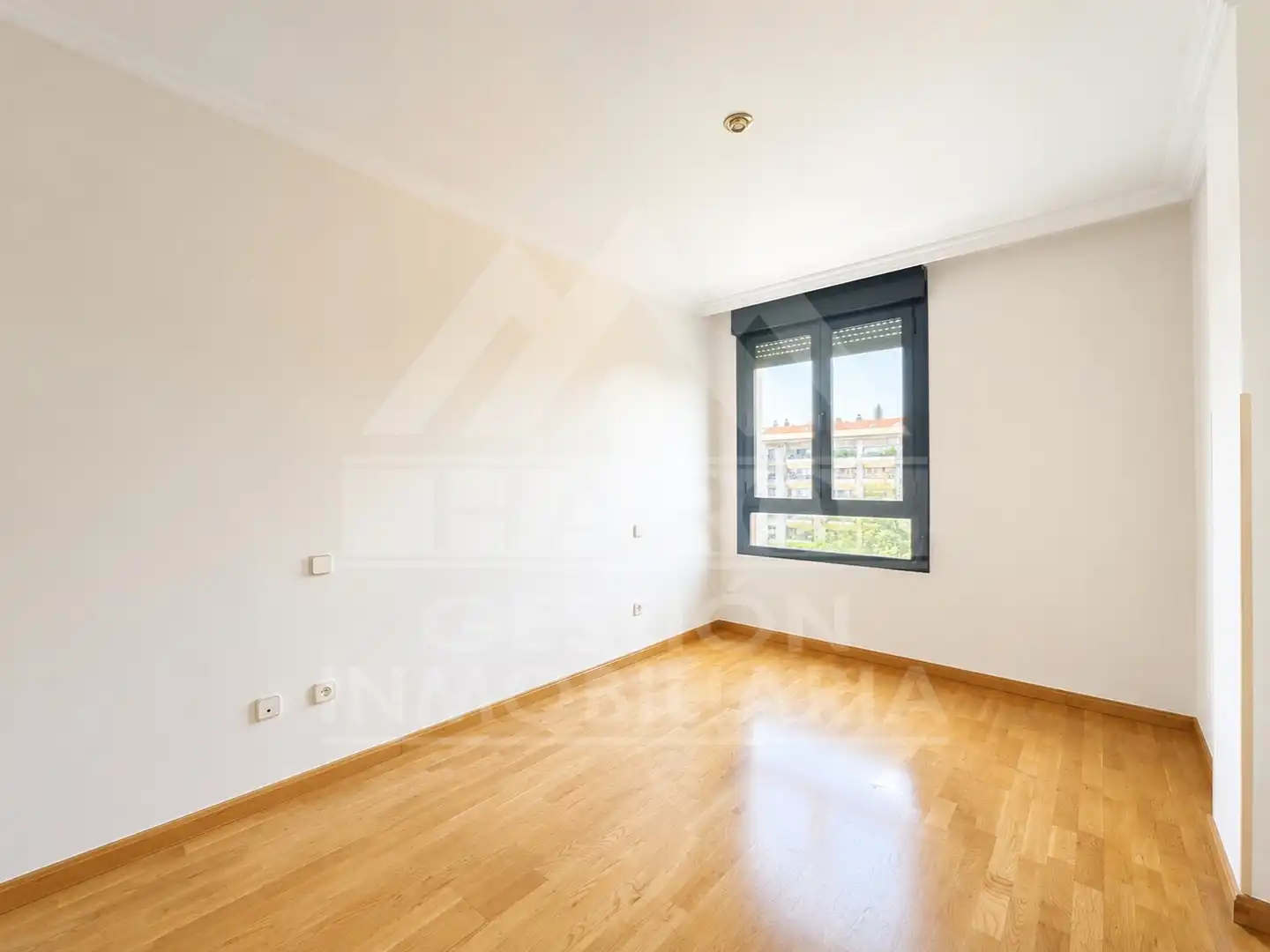 Schlafzimmer von Wohnung zum Verkauf in Madrid mit Klimaanlage, Ofen und Waschmaschine