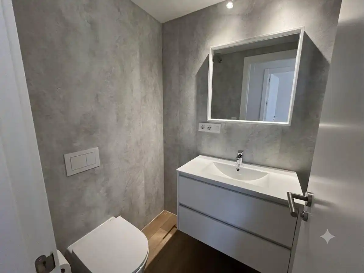Badezimmer von Dachboden zur Miete in Camas mit Klimaanlage, Heizung und Privatgarten
