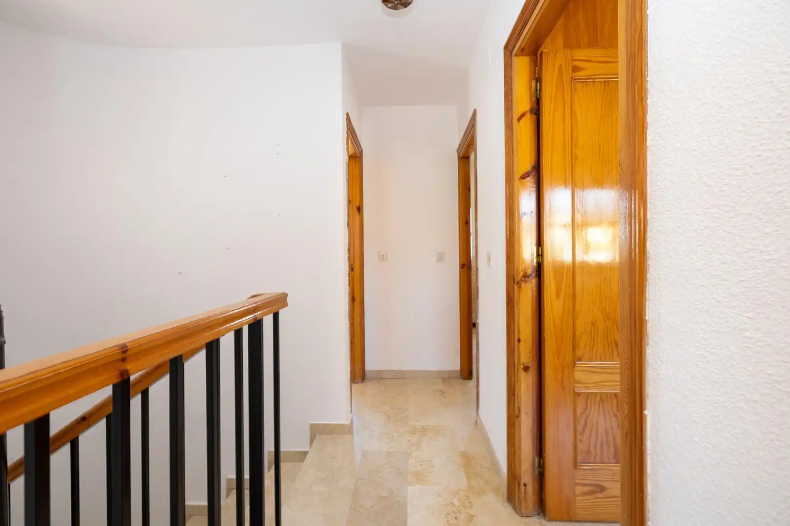 Casa adosada en venta en Granada con Calefacción, Jardín privado y Terraza