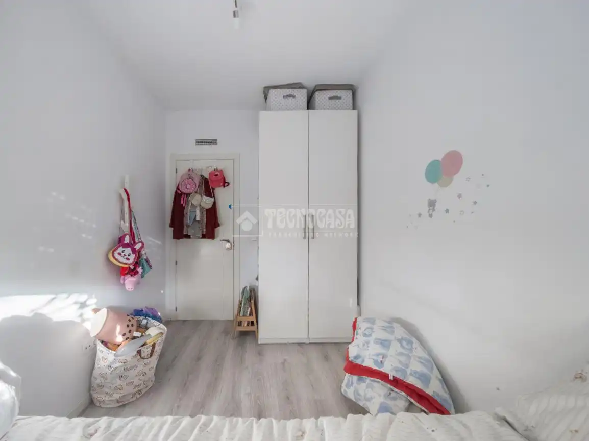 Bedroom of Flat for sale in Madrid  with Air Conditioner and Heating