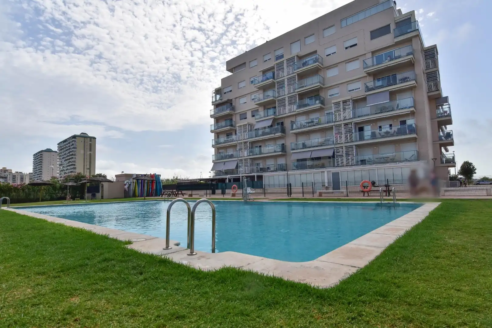 Piscina de Apartament de lloguer en El Puig de Santa Maria amb Aire condicionat, Calefacció i Terrassa
