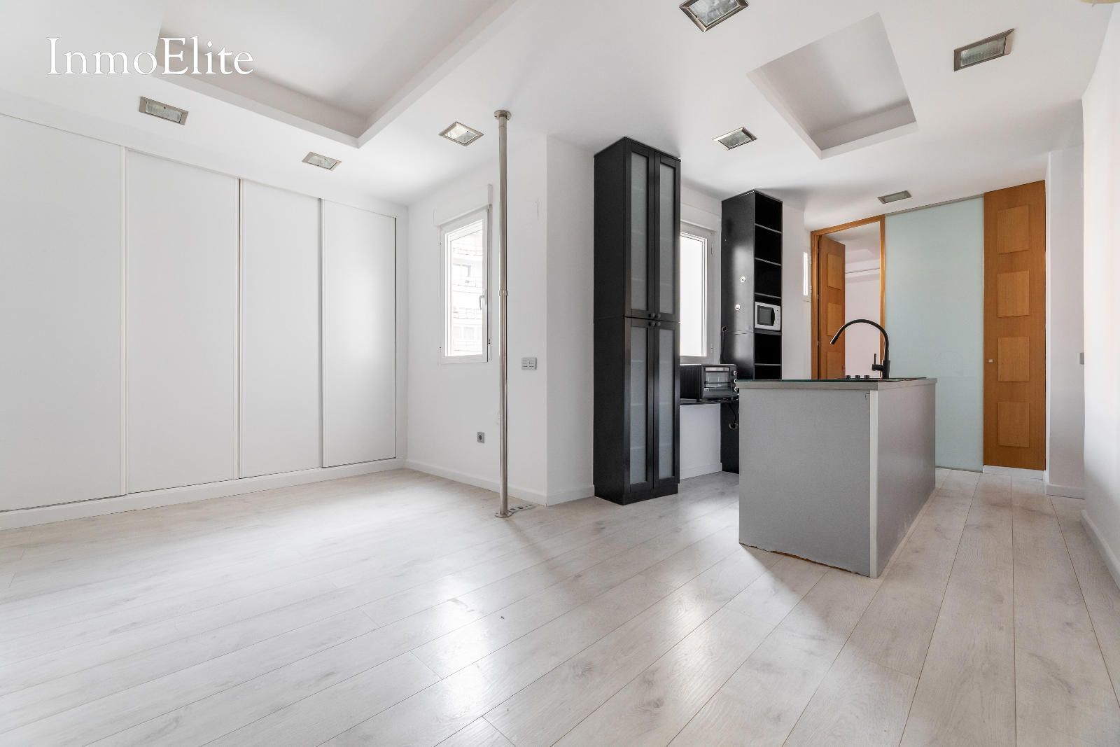 Kitchen of Flat for sale in  Madrid Capital  with Air Conditioner, Heating and Parquet flooring