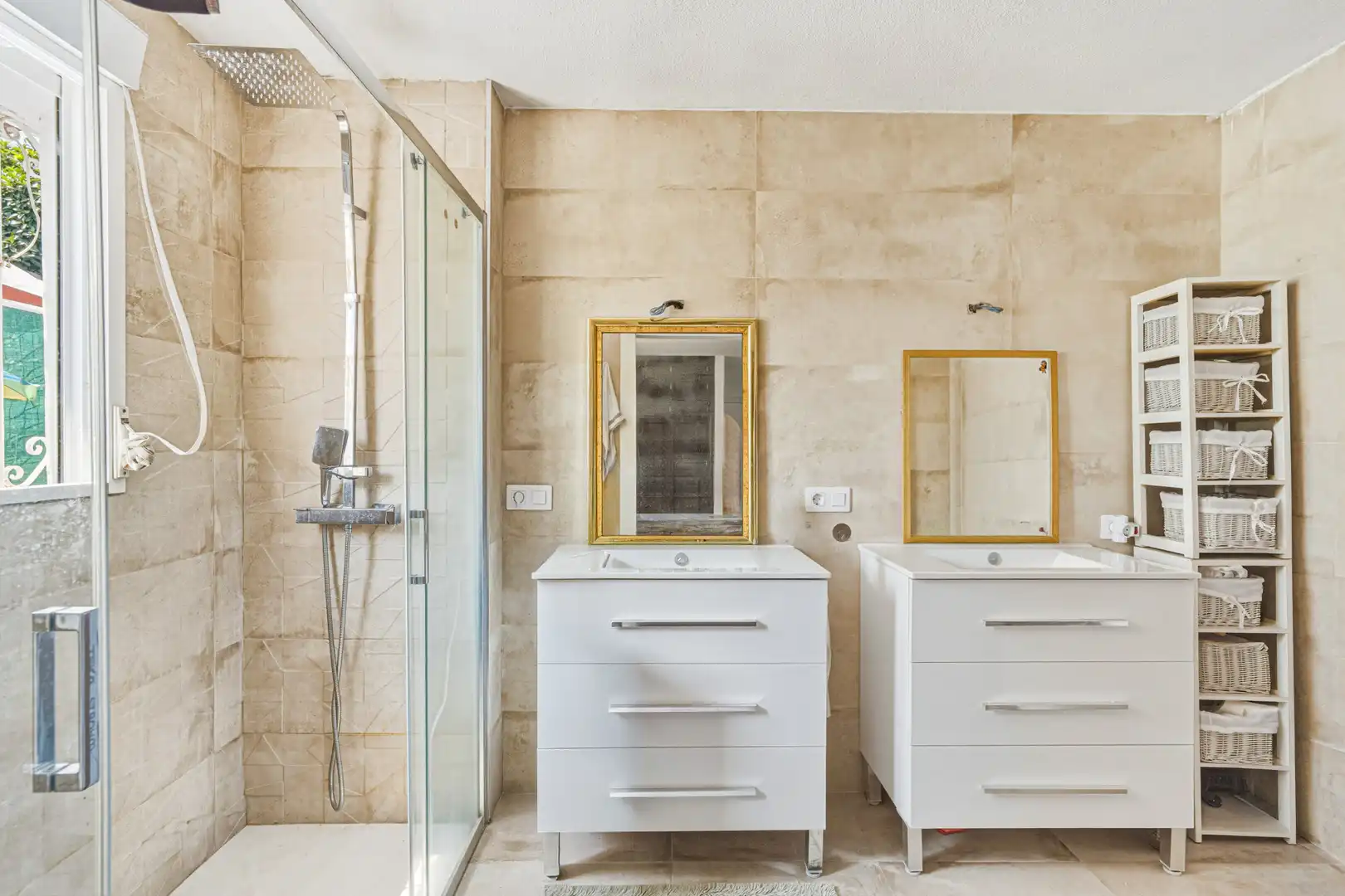 Baño de Casa o chalet en venta en Marbella con Jardín privado, Terraza y Piscina