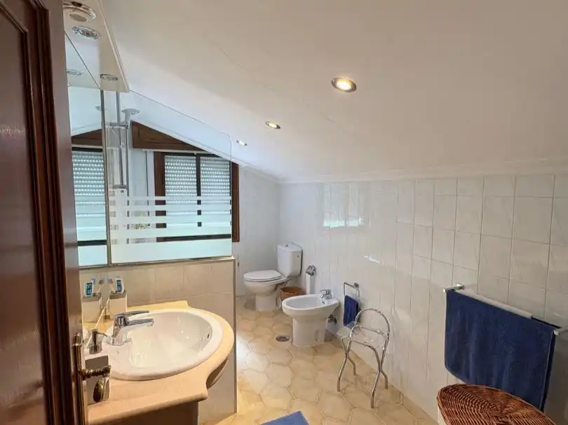 Bany de Casa o xalet en venda en Campo Lameiro amb Piscina