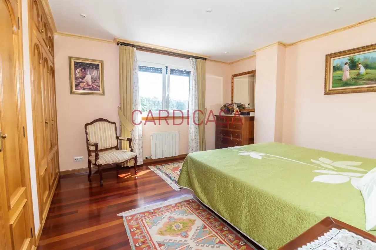 Habitación de Casa o chalet en venta en Vigo  con Calefacción, Jardín privado y Parquet