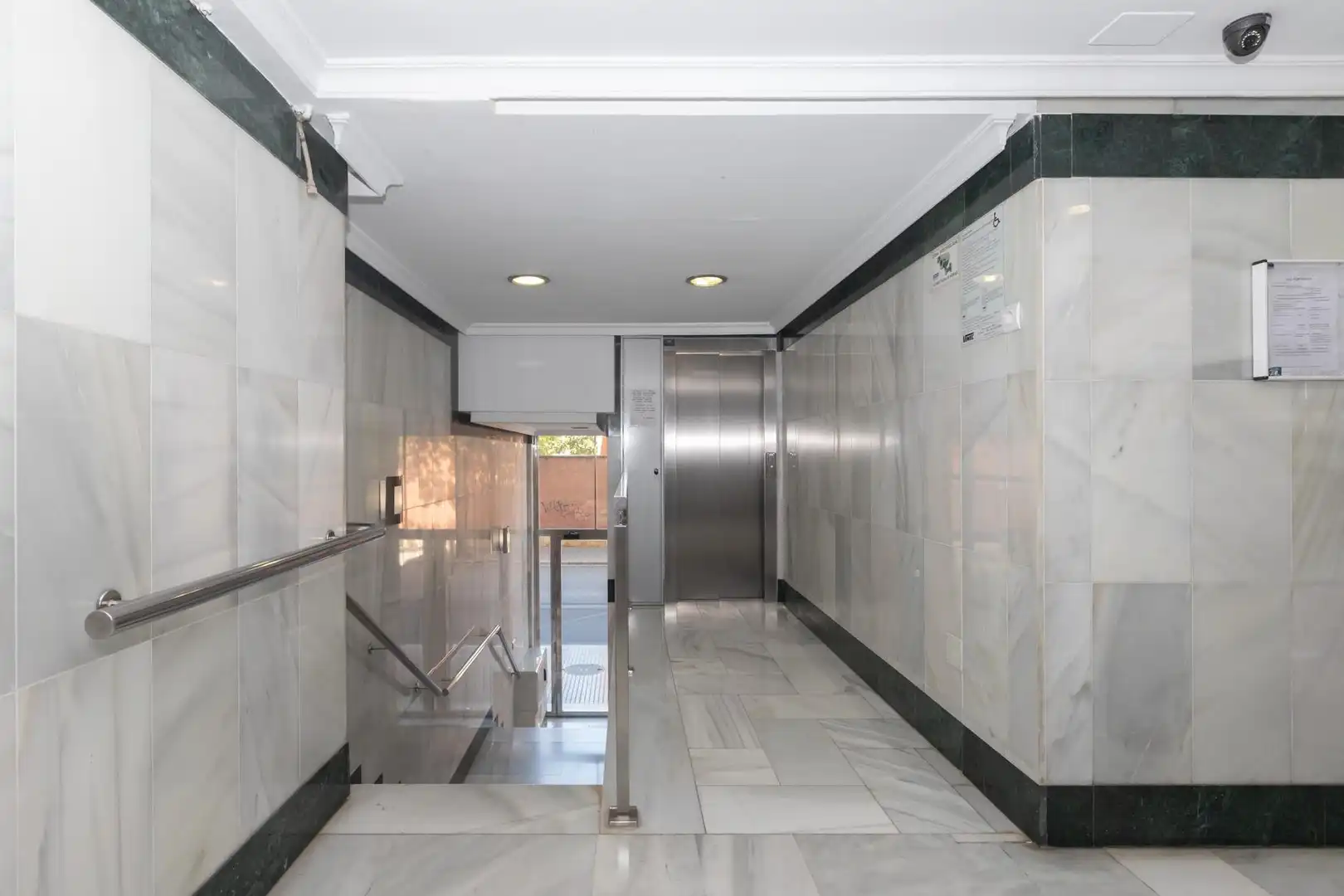 Piso en venta en AYALA, Parque Ayala - Jardín de la Abadía - Huelín