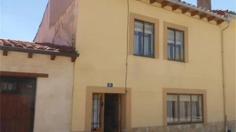 Foto 2 de Casa adosada en venta en Calle Juan Tapia, 21, Astudillo, Palencia