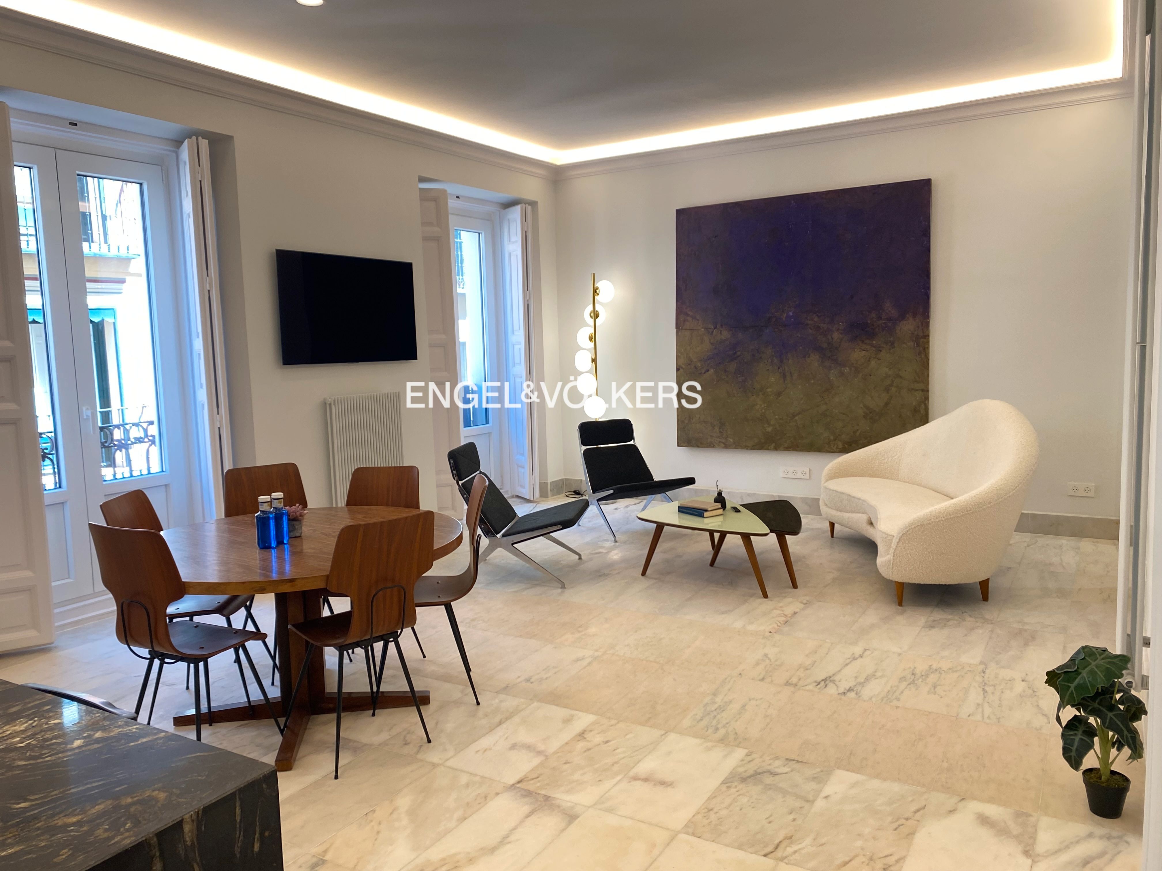 Sala d'estar de Apartament de lloguer en  Madrid Capital amb Aire condicionat, Calefacció i Moblat