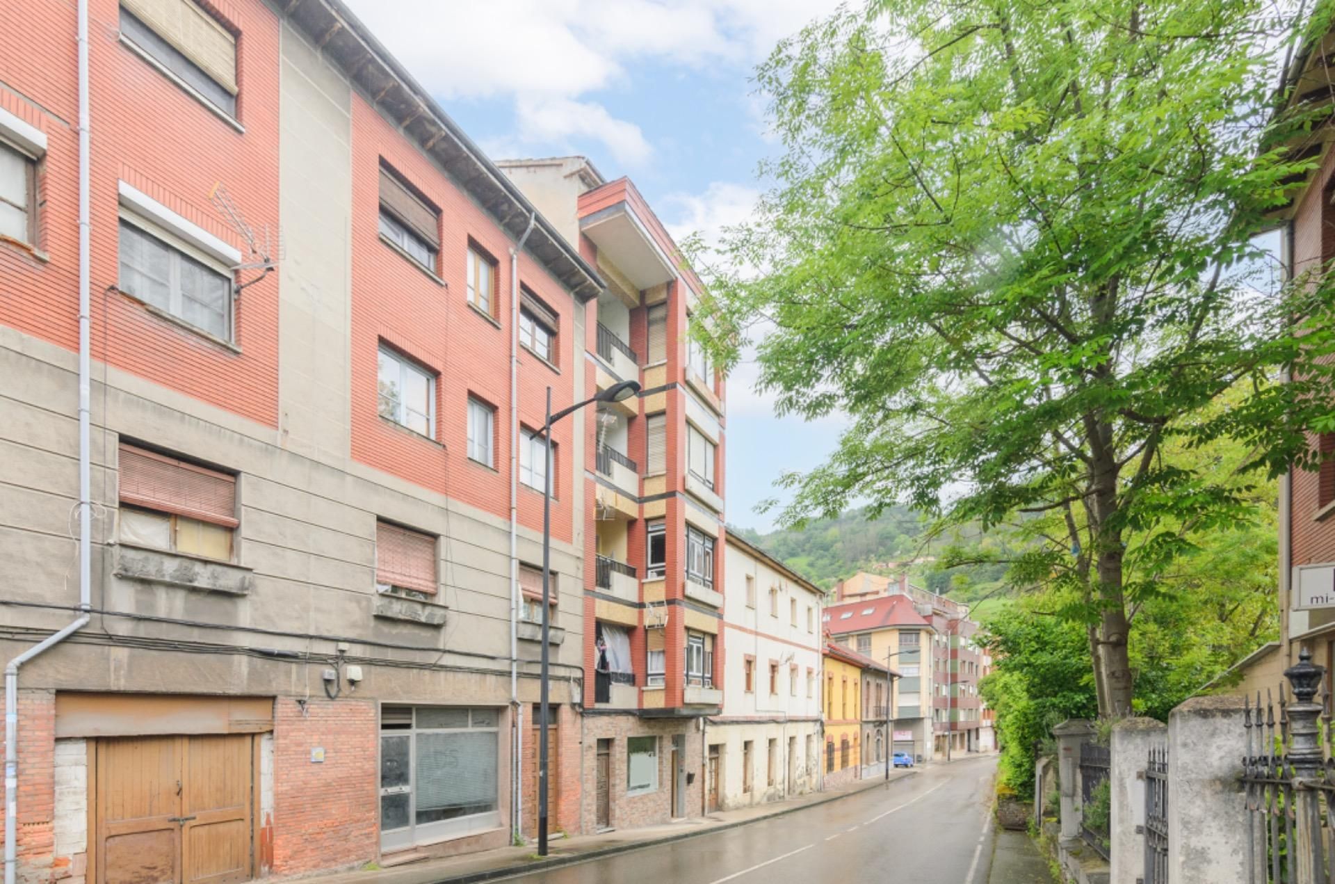 Exterior view of Apartment for sale in Mieres (Asturias)  with Terrace, Storage room and Balcony