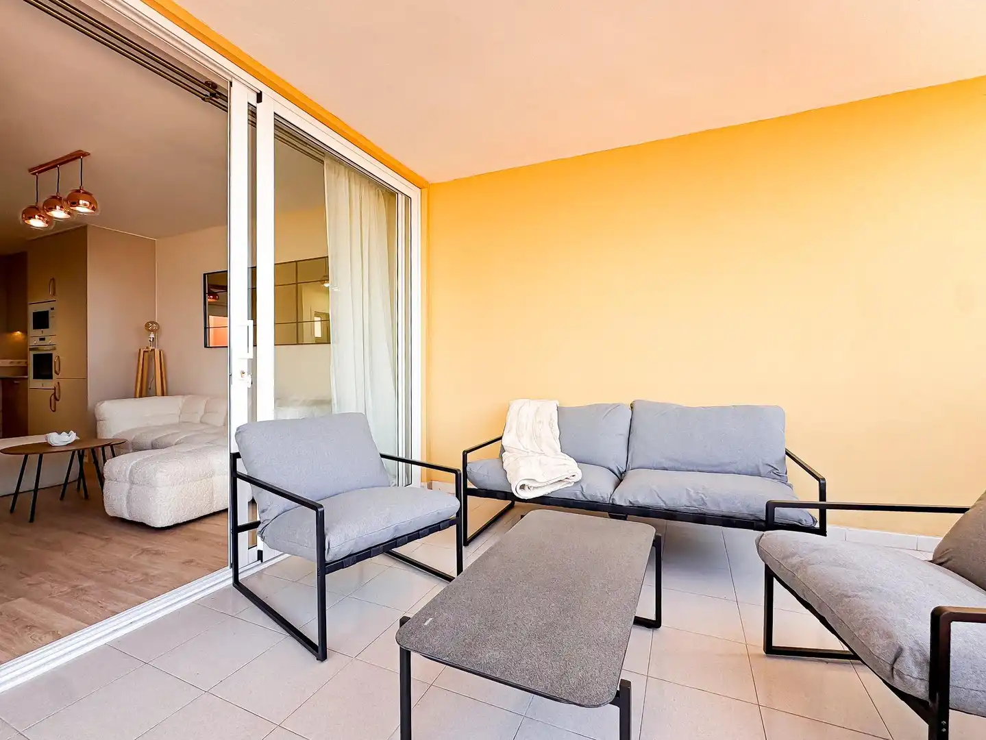Dormitori de Apartament en venda en Adeje amb Aire condicionat, Jardí privat i Terrassa