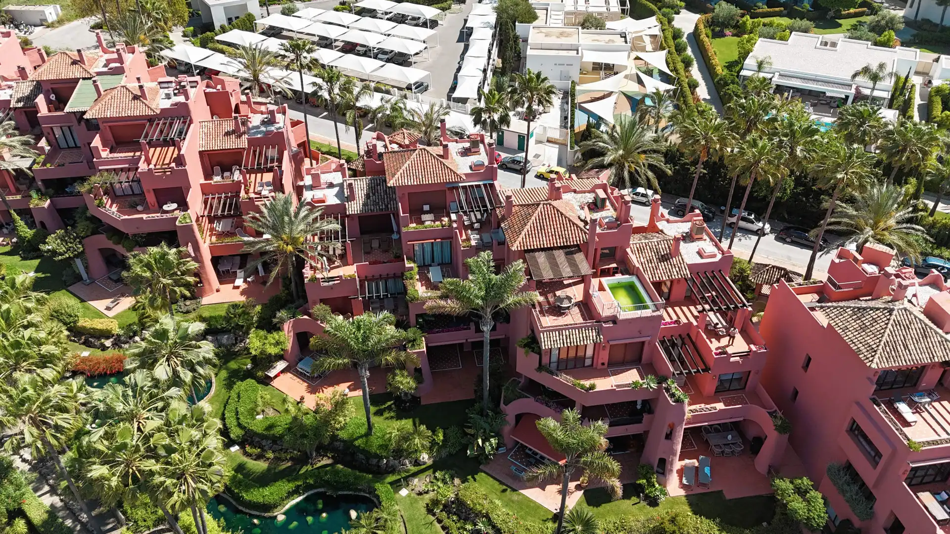 Exterior view of Attic for sale in Estepona  with Air Conditioner, Terrace and Swimming Pool