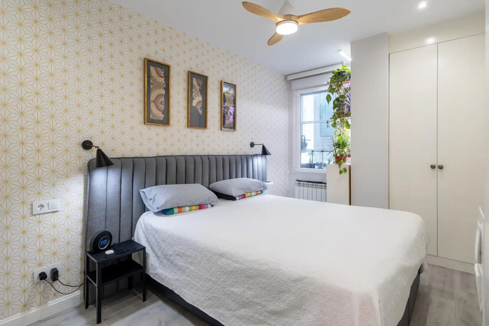 Habitación de Apartamento de alquiler en Madrid con Calefacción, Amueblado y Balcón