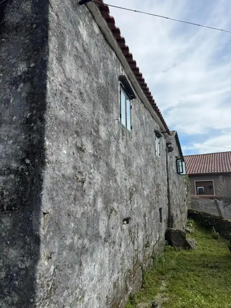 Vista exterior de Casa o xalet en venda en Poio amb Balcó