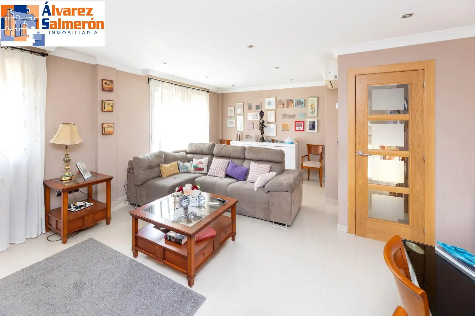 Sala de estar de Casa o chalet en venta en Huétor Vega con Aire acondicionado, Calefacción y Jardín privado