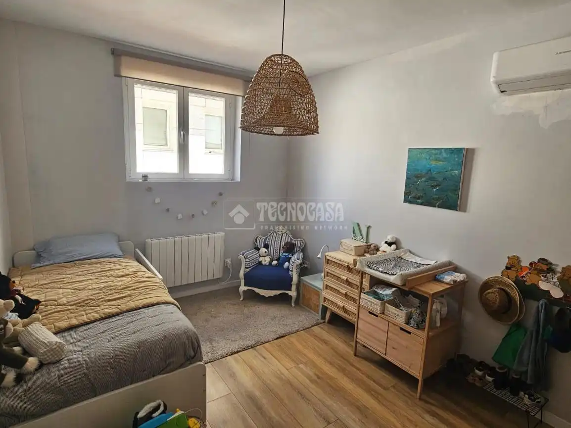 Schlafzimmer von Geschaftsraum zum Verkauf in Madrid mit Klimaanlage und Heizung