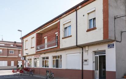 Außenansicht von Wohnung zum verkauf in Pobladura de Pelayo García mit Heizung und Terrasse